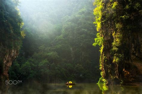  The Enchanted Lake – A Mysterious Reflection of Ancient Malaysian Society?